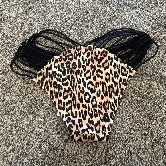 NWT Victoria’s Secret Swim VS Archives Macrame Brazilian Bikini Bottom, X Large - Picture 5 of 5